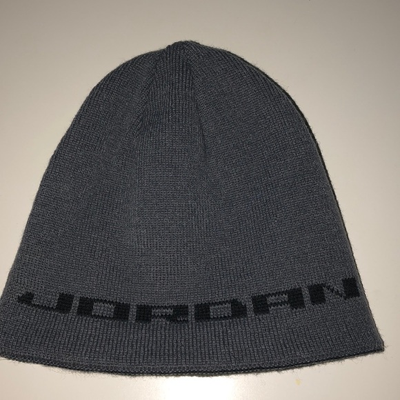 grey jordan beanie